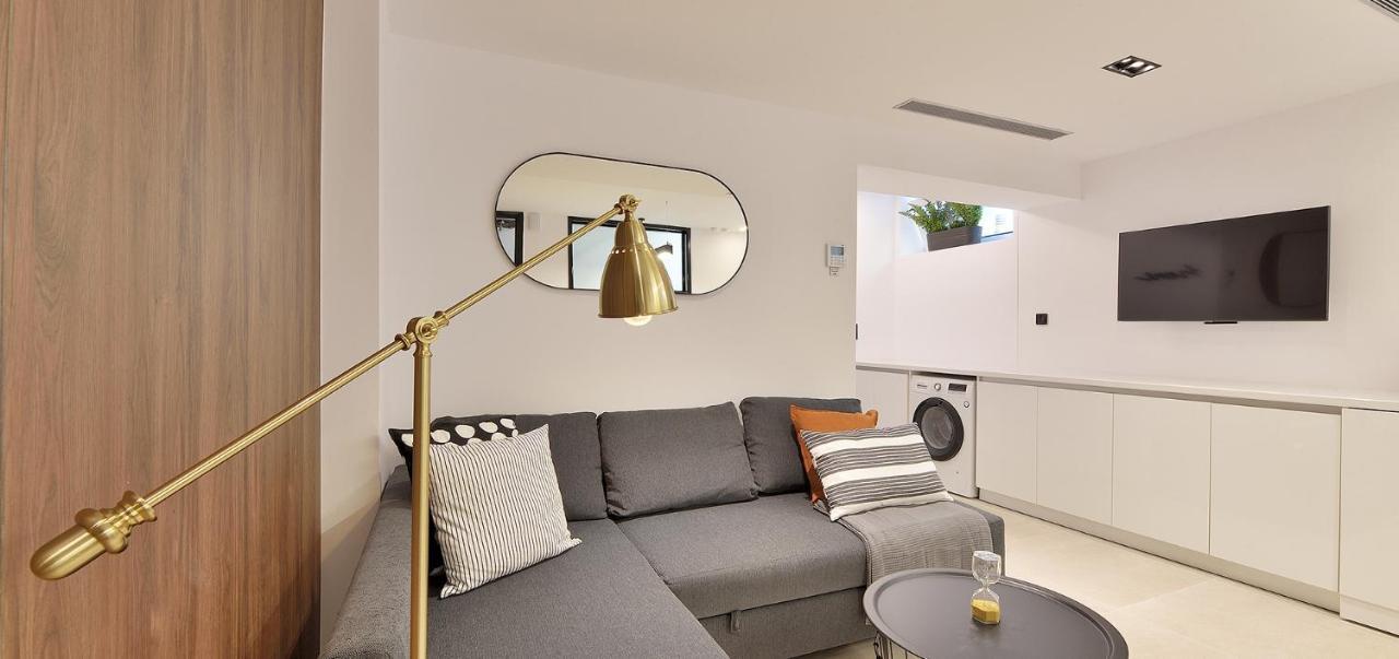 Phaedrus Living Center Luxury Flat Skoufa Athen